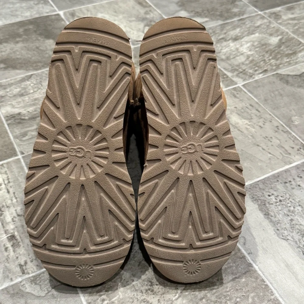 UGG Bailey Bow II Boots Size 7 Brown Chestnut Sheepskin - Picture 10 of 14